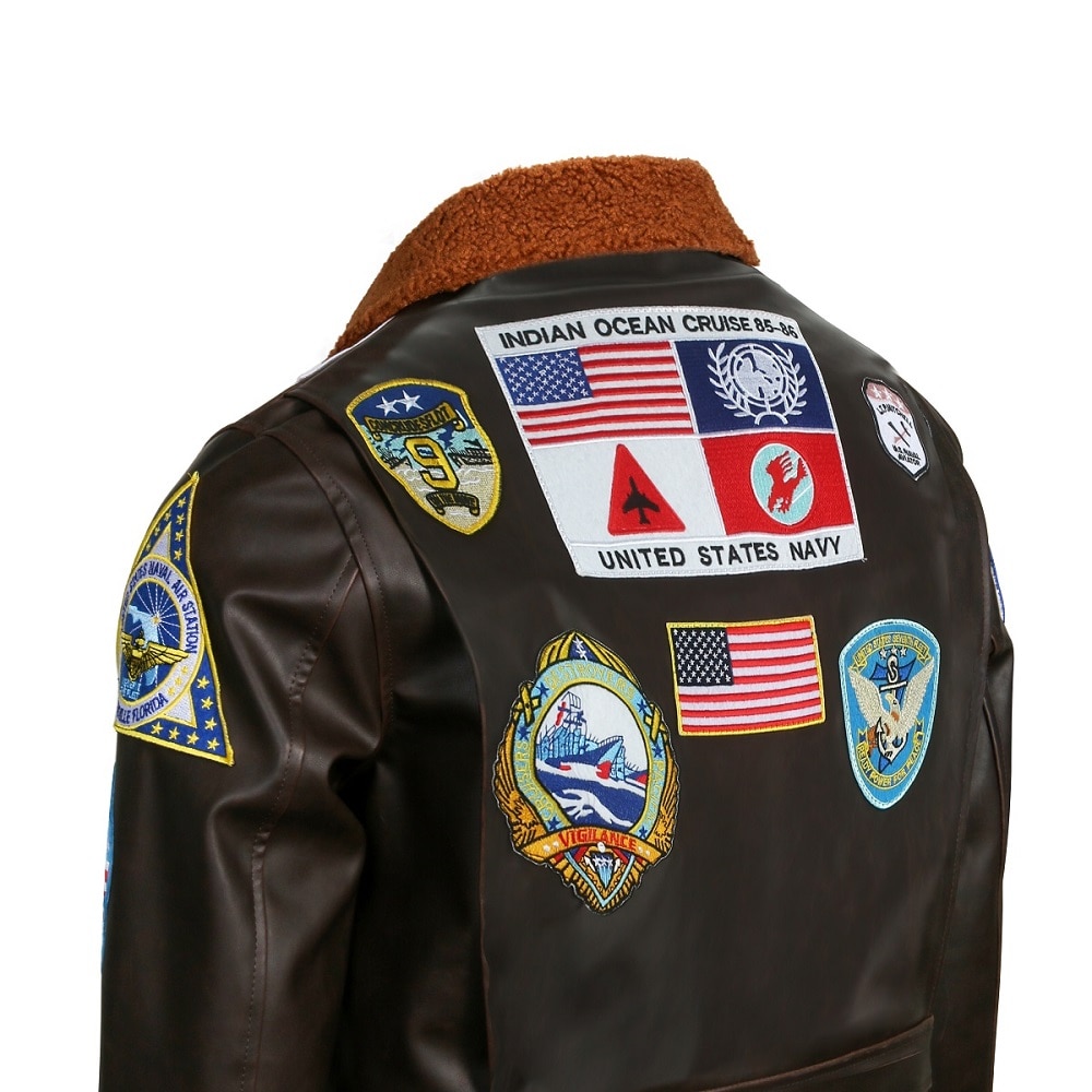 Contoh jaket bomber di film Top Gun dapat menjadi referensi seragam angkatan Anda. sumber ; google.com