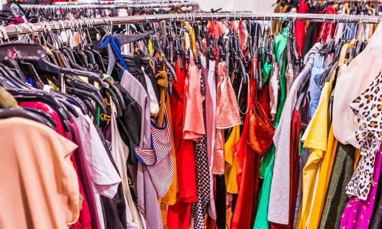 Dampak fast fashion terhadap lingkungan, Sumber: treehugger.com